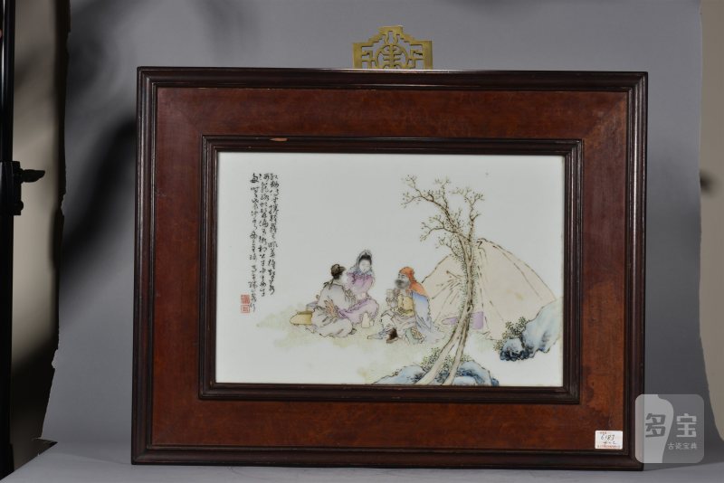 民国 王琦粉彩风尘三侠瓷板 - 图6
